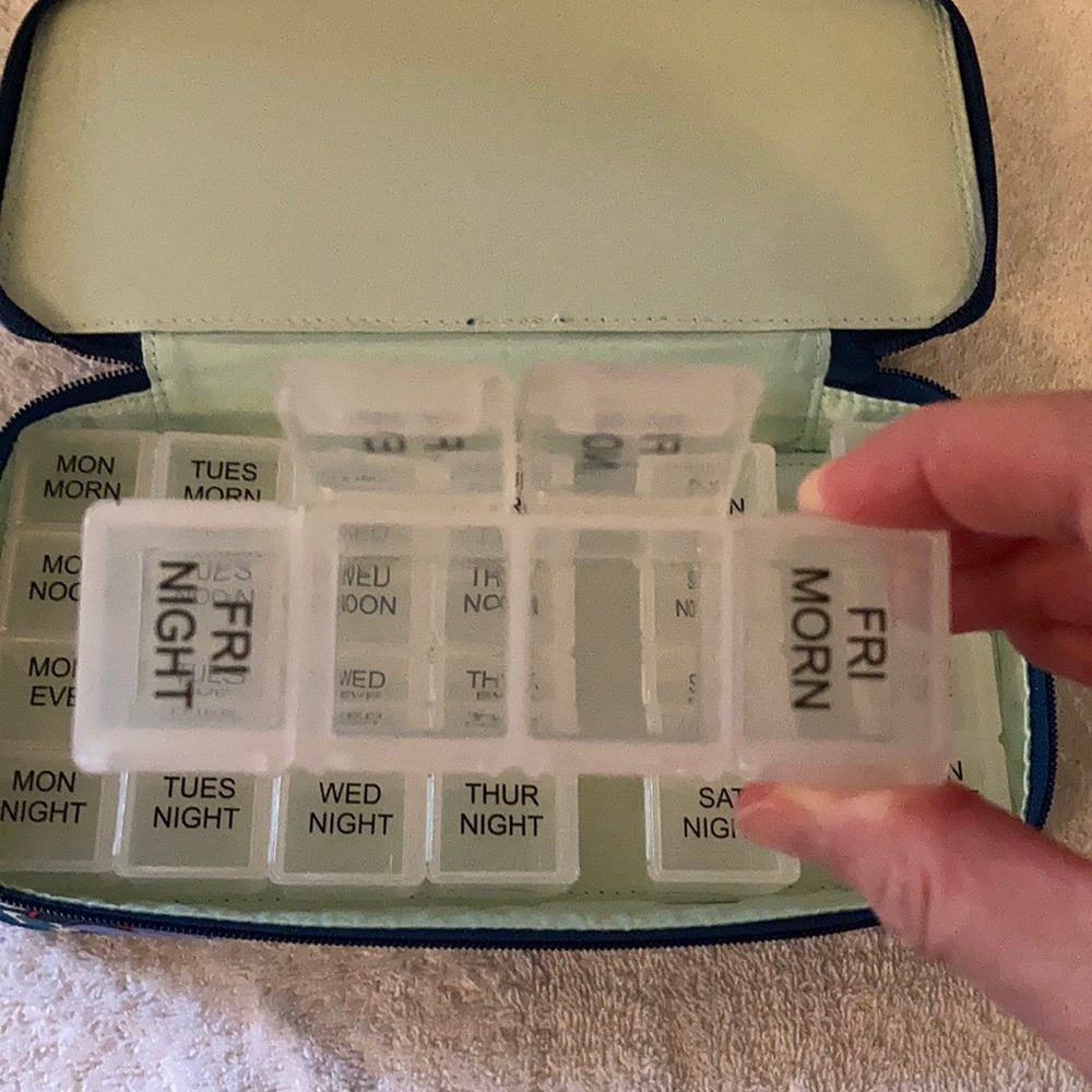 Vera Bradley Large Travel Pill Case - Picture 4 of 7